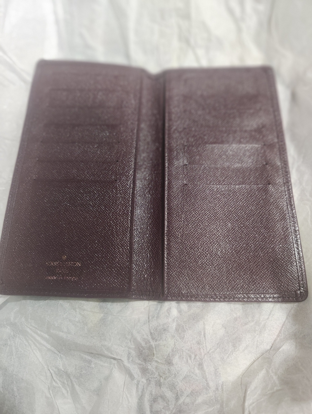 Louis Vuitton Taiga leather long wallet. - Picture 4 of 15
